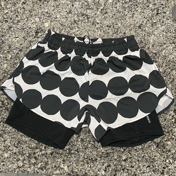 Adidas x Marimekko Polka Dots 2 in 1 shorts - Picture 7 of 9
